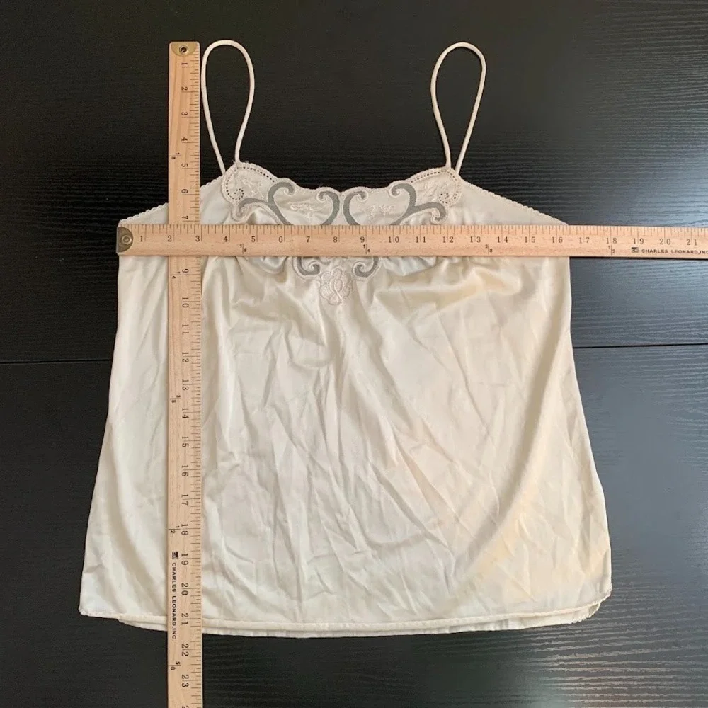 Vintage 70s Vanity Fair Satin Camisole Ship‎ Top Embroidered Women's 34